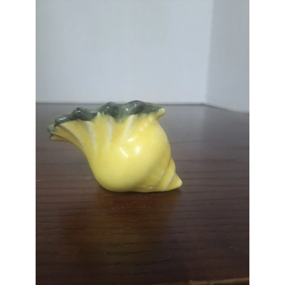 1940s Shell Shape Yellow With Olive Trim On Scalloped Edge Seashell Shape Sugar